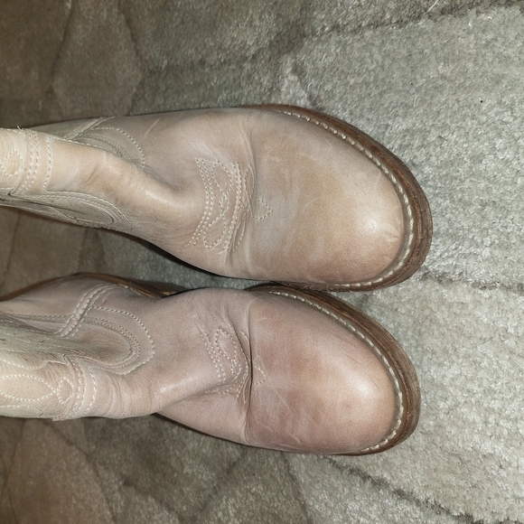 Frye Champagne Cut Out Limited Edition Boots Sz 6 - Picture 3 of 4